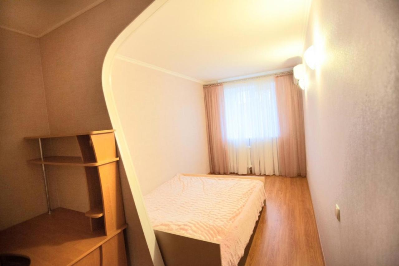Двухкомнатная Квартира 300М От Моря Ул Парковая 18 Отчетные Док Tjornomorsk Exteriör bild